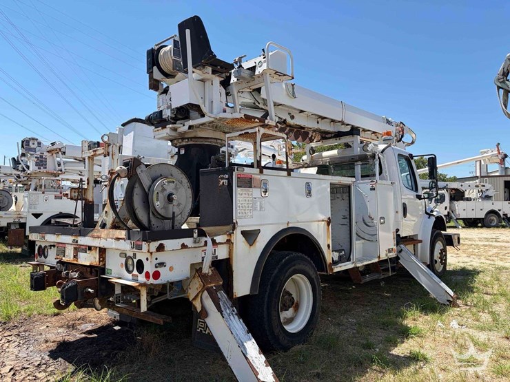 2018-freightliner-m2-106-image-3