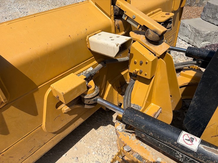 2016-caterpillar-d5k2-xl-image-7