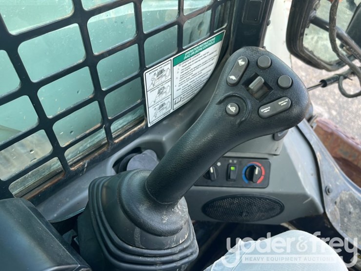 2020-bobcat-t870-image-28