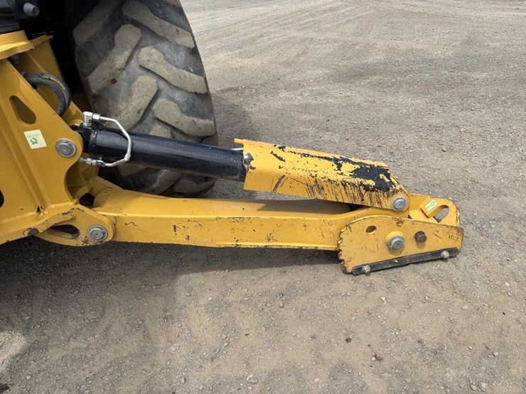 2022-caterpillar-430-image-25