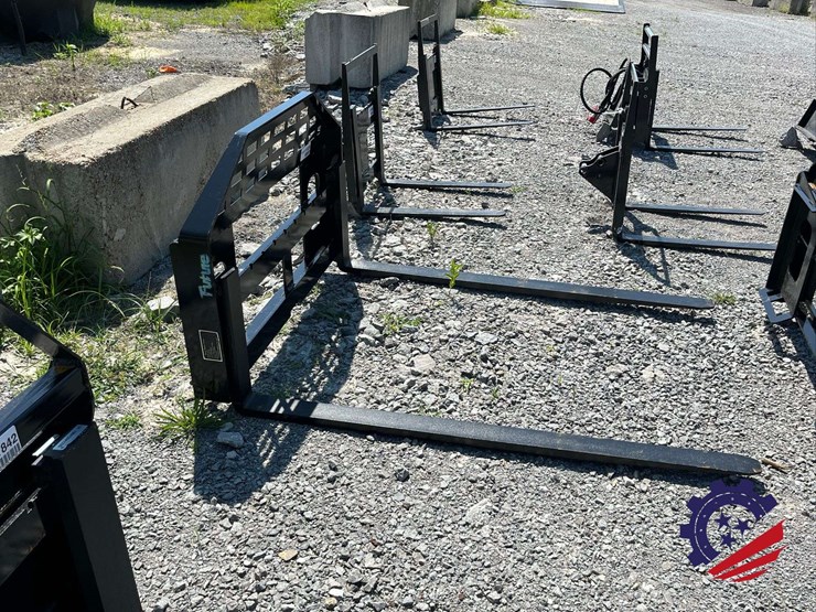 unused-2026-future-ft-dhc-skid-steer-forks---[skid-steer-attachments]-attachment-image-6