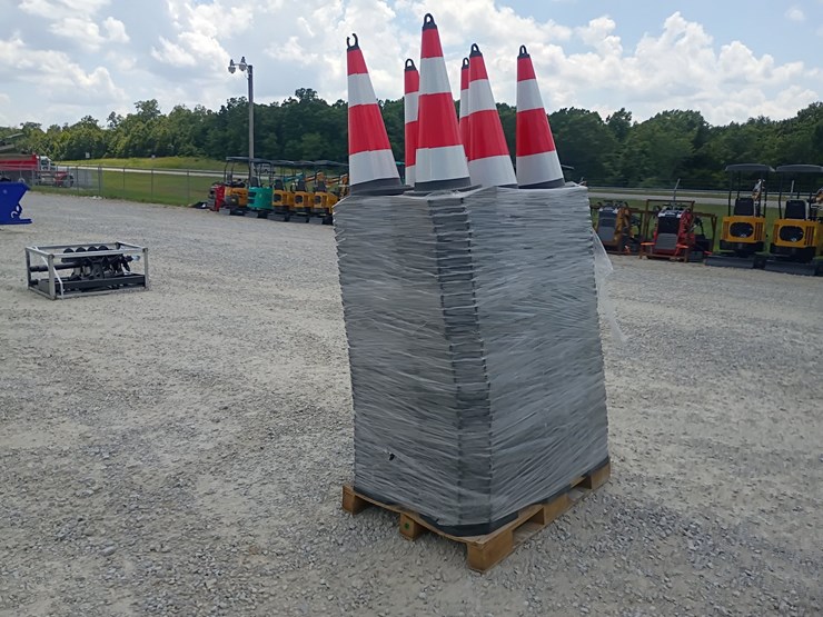 #l63-059-•-250--zjg-traffic-cones-image-8