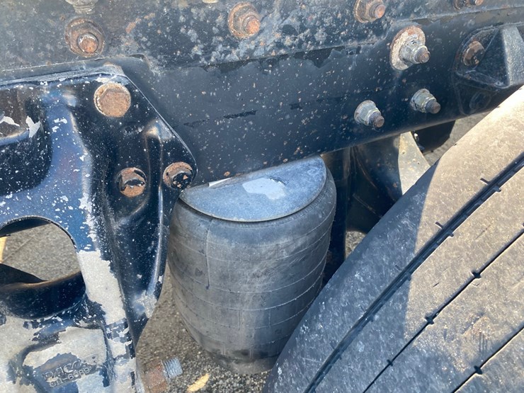 2018-kenworth-t440-image-23