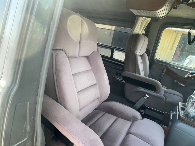 1988-chevrolet-g20-image-44