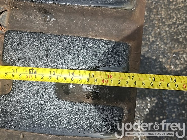 2020-caterpillar-279d3-image-13