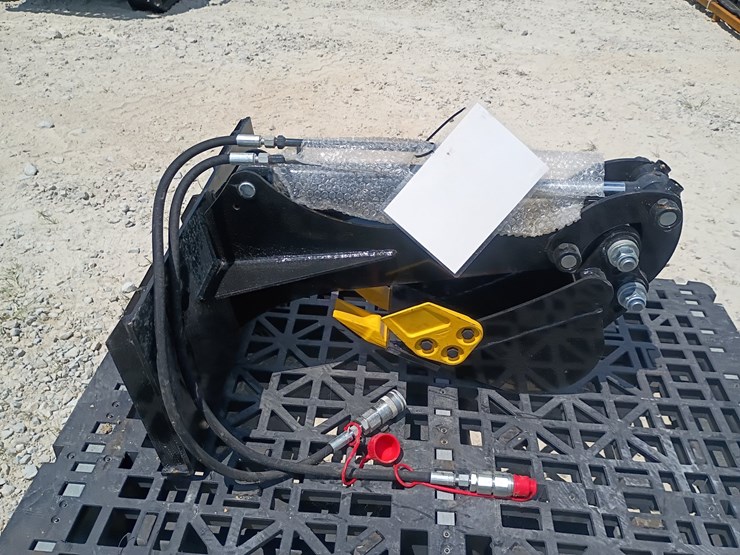 #l63-052-•-zjg-backhoe-mini-skid-steer-attachment-image-1