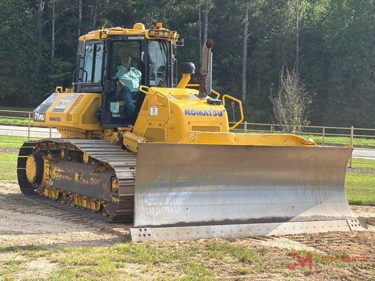 komatsu-d71pxi-24-image-1