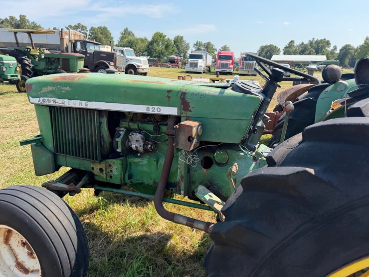 1972-john-deere-820-image-21