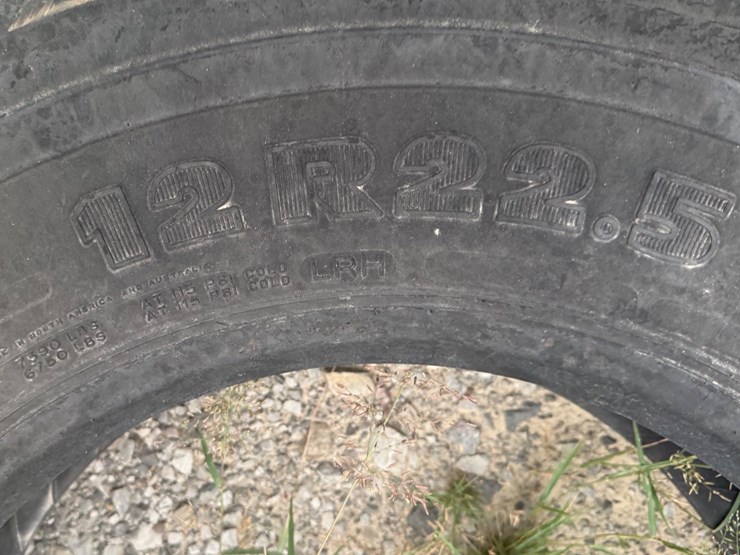 #9733-•-12r22.5-tire-inv#-9733-image-6