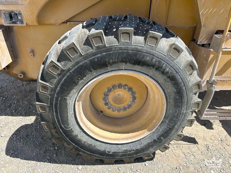 2002-caterpillar-924g-articulated-wheel-loader-image-28
