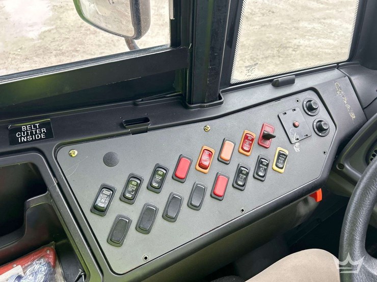 2016-freightliner-b2-image-11