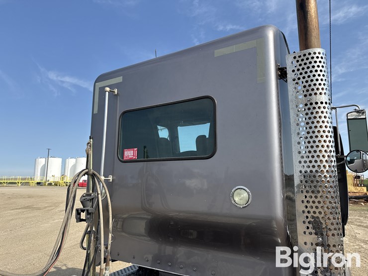 2013-kenworth-t800-image-17