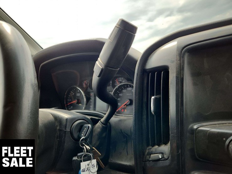 2015-chevrolet-silverado-3500hd-image-15