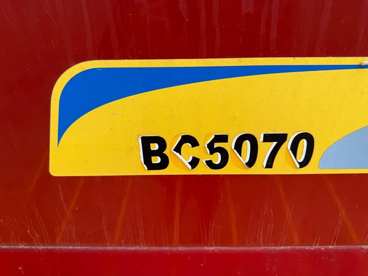 2017-new-holland-bc5070-image-46
