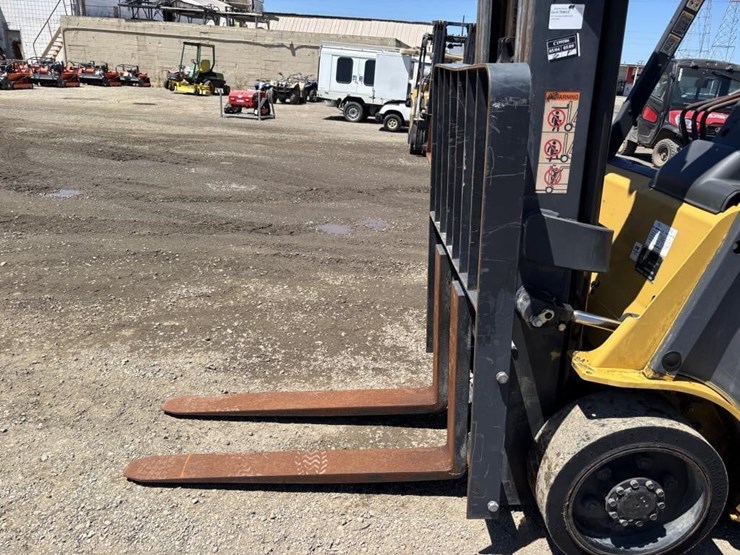 2015-caterpillar-2c6000-image-9