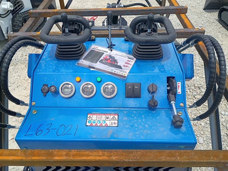 #l63-021-•-2026-zjg-380-mini-skid-steer-image-11