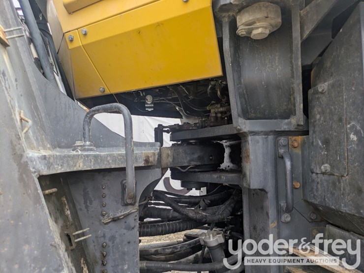 2015-komatsu-wa500-7-image-13