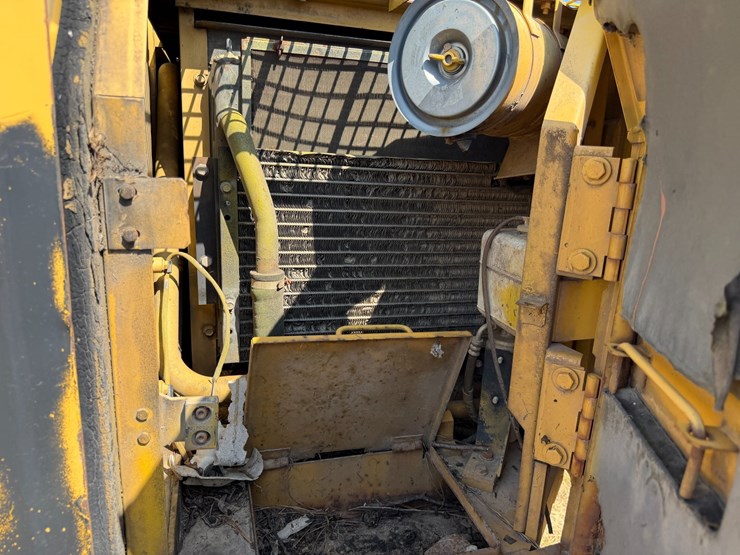 caterpillar-307-image-59