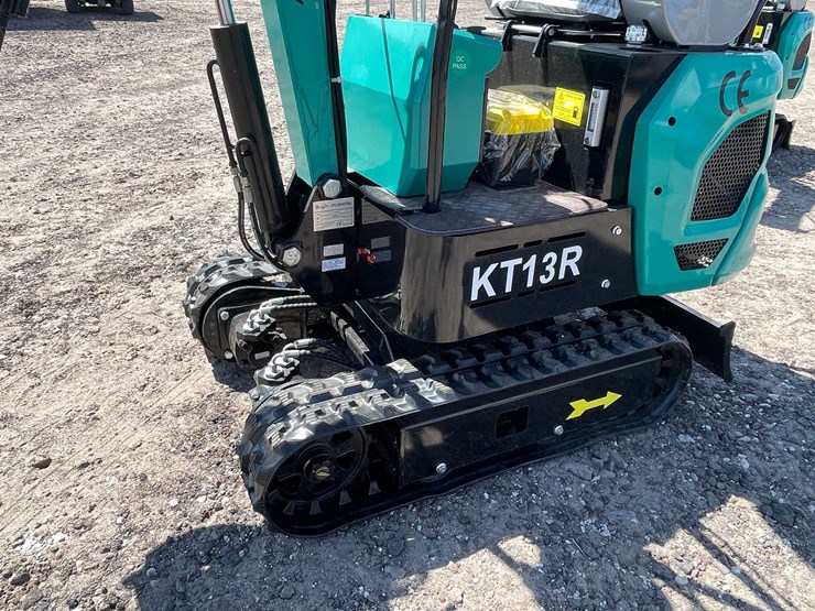 #2458-•-2026-cfg-kt13r-mini-excavator-image-14