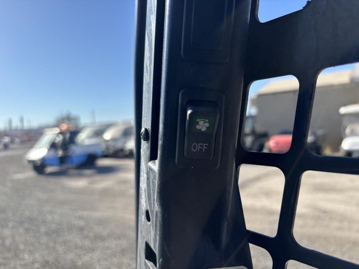2019-bobcat-t770-image-28
