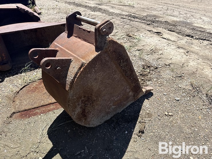 backhoe-bucket-image-5