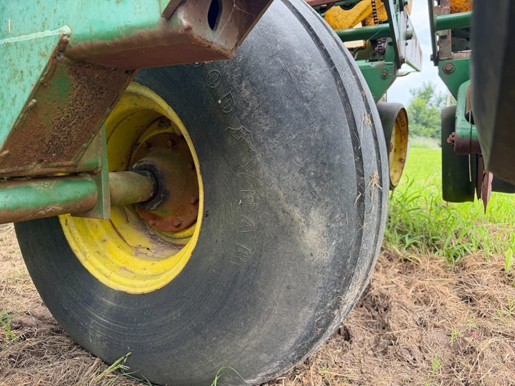 john-deere-530-image-8