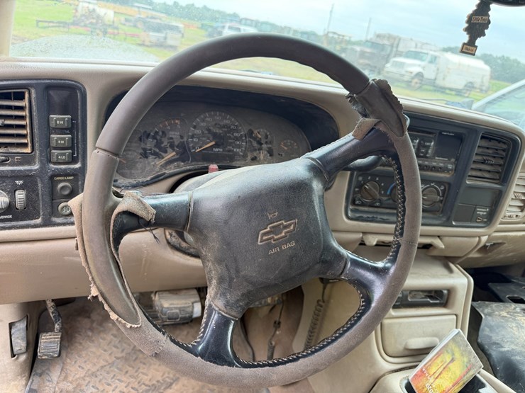 2002-chevrolet-silverado-2500hd-image-48