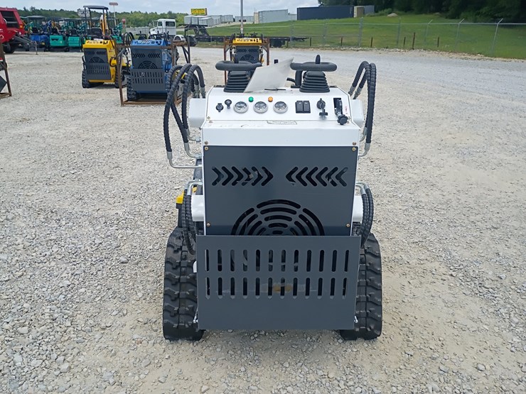 #l63-022-•-2026-zjg-380-mini-skid-steer-image-3