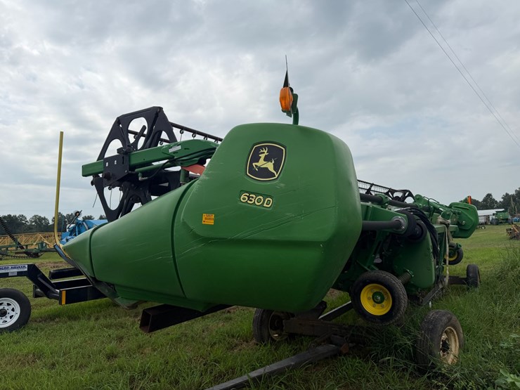 2015-john-deere-630d-image-1