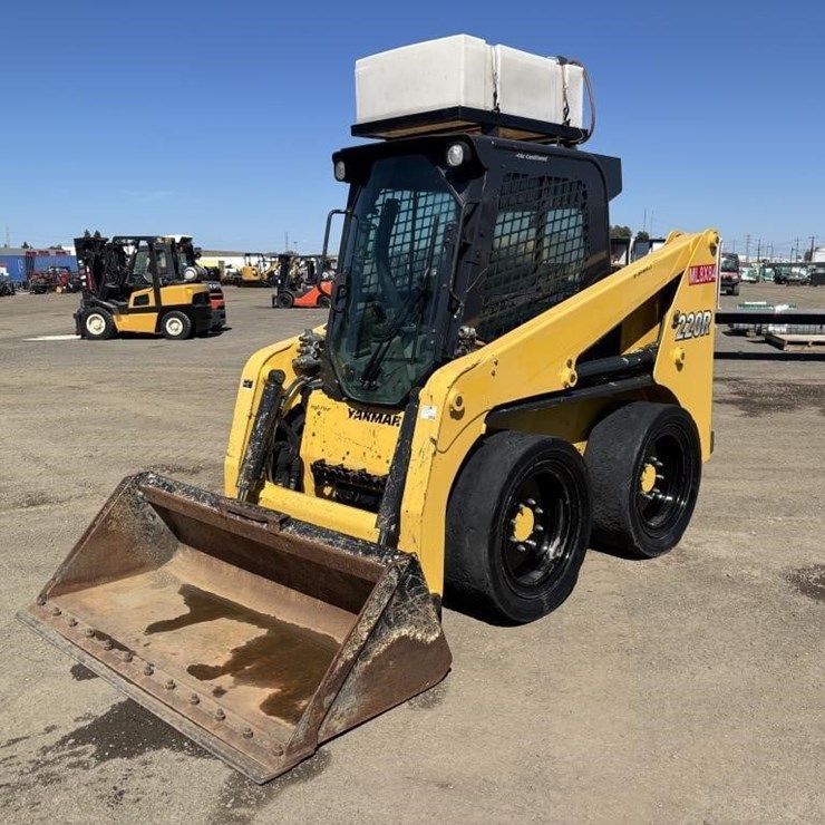 2018 YANMAR S220R