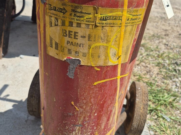 #121-•-paint-line-sprayer-image-2