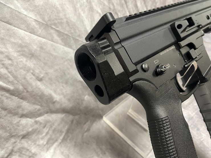 #10858-•-utas-usa-ut9-machine-,-9mm-luger-semi-auto-pistol,-sn:-ut-24a004984-image-4
