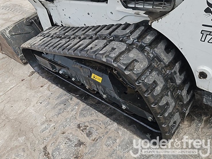 2023-bobcat-t740-image-21