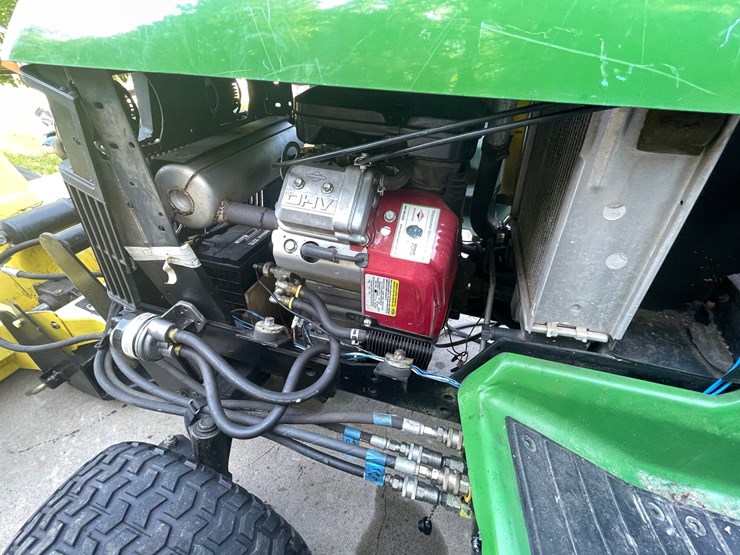 john-deere-425-image-11