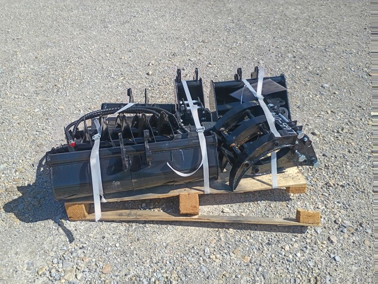 #l66-019-•-agt-mini-excavator-attachment-set-image-5