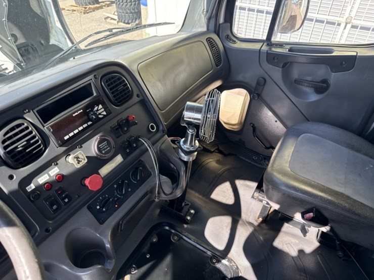 2007-freightliner-m2-112-f/b-image-28