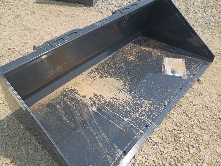 #l73-066-•-wolverine-66"-bucket-skid-steer-attachment-image-7