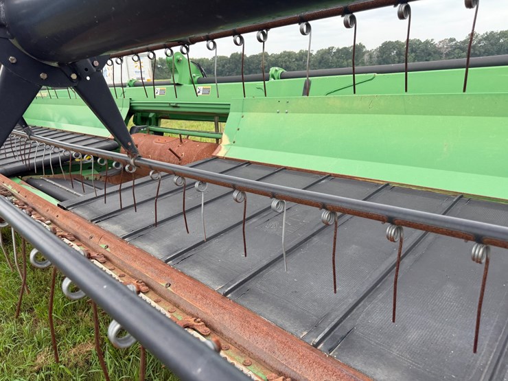 2015-john-deere-630d-image-36