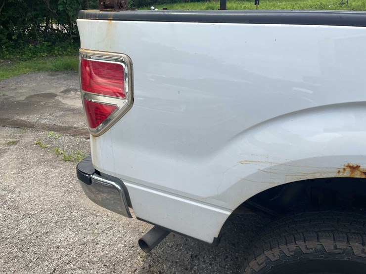 2014-ford-f150-xl-image-25