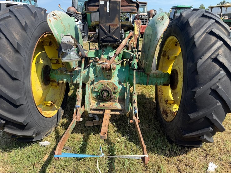 1972-john-deere-820-image-17