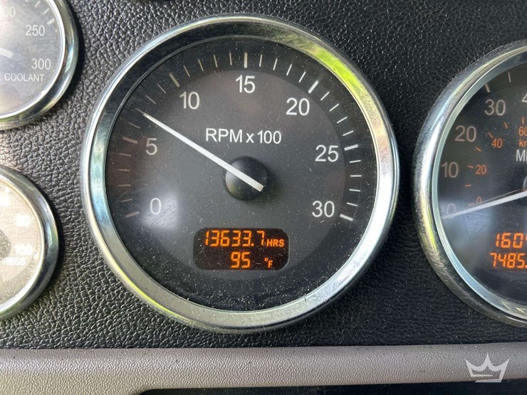 2020-peterbilt-389-image-8