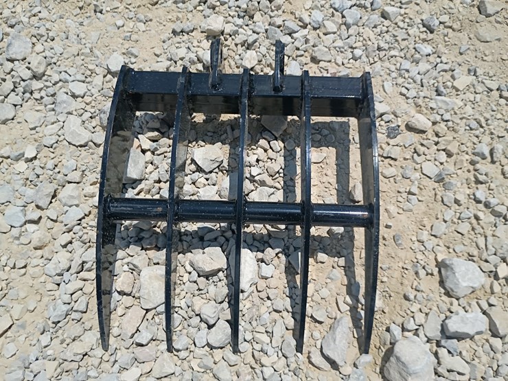 #l63-028-•-rake-mini-excavator-attachment-image-5
