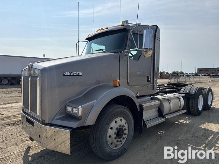 2013-kenworth-t800-image-10
