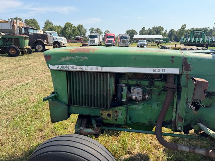 1972-john-deere-820-image-22