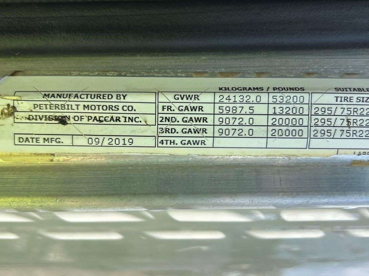 2020-peterbilt-389-image-6