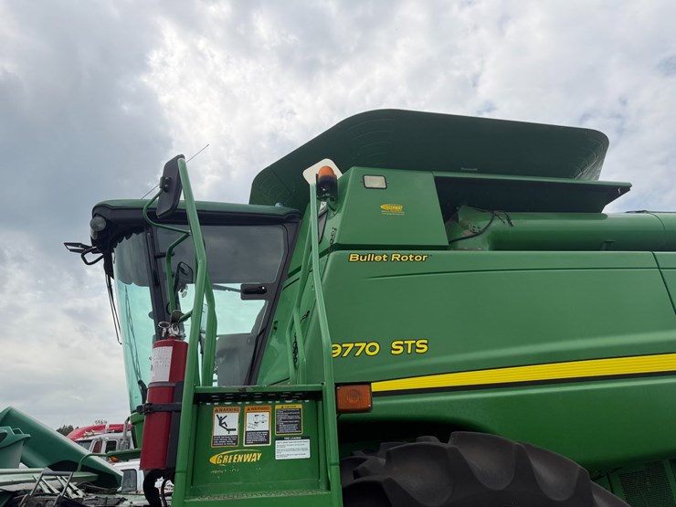 2011-john-deere-9770-sts-image-110