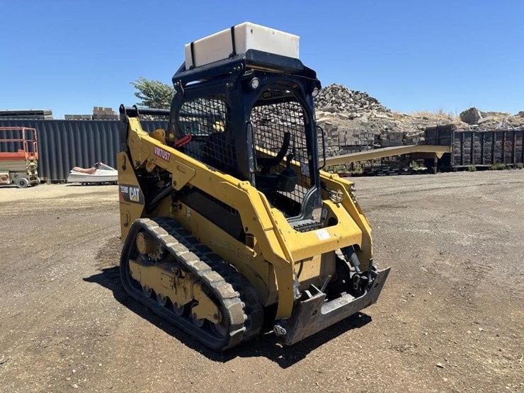 2018-caterpillar-259d-image-2
