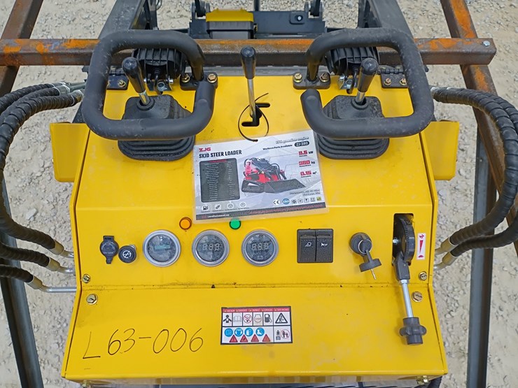 #l63-006-•-2026-zjg-380-mini-skid-steer-image-11