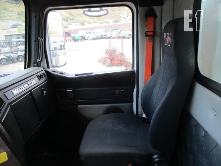 2019-western-star-4900-image-9