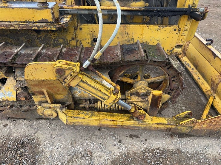 caterpillar-fifteen-image-54